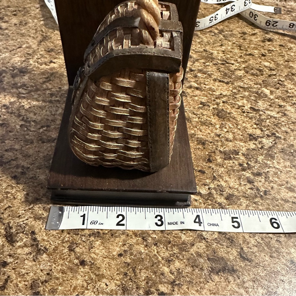 Resin Adirondack Woven Pack Basket / Fishing Creel Bookends - Picture 8 of 10